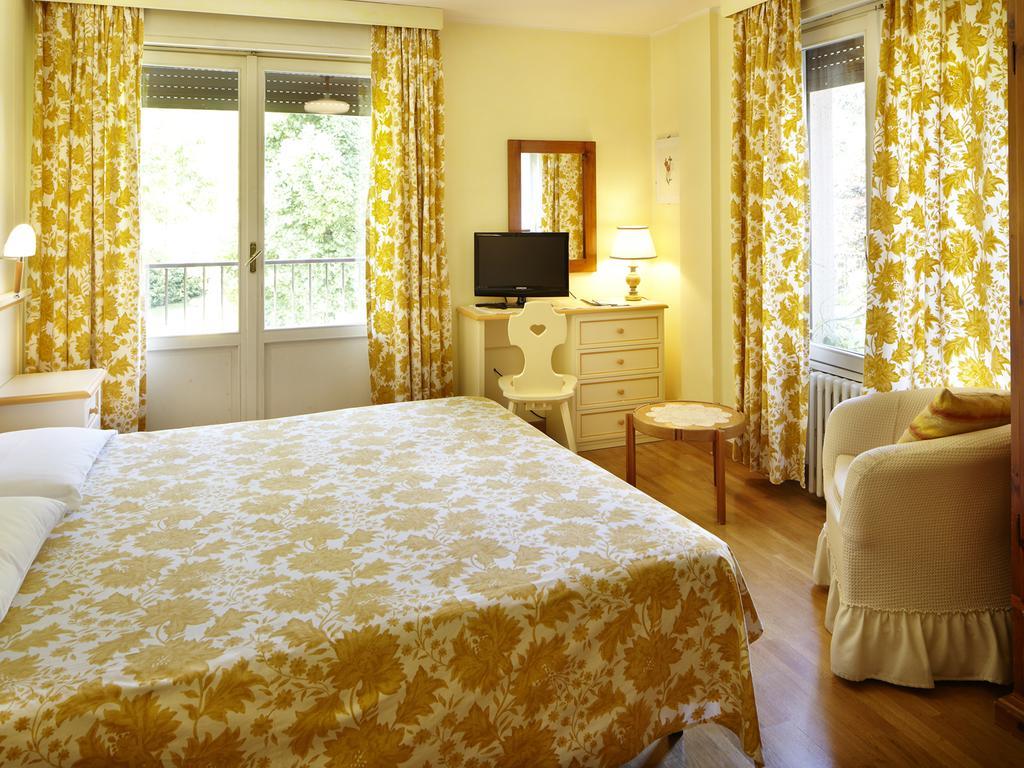 Albergo Milano Snc Lanzo D'intelvi Bilik gambar