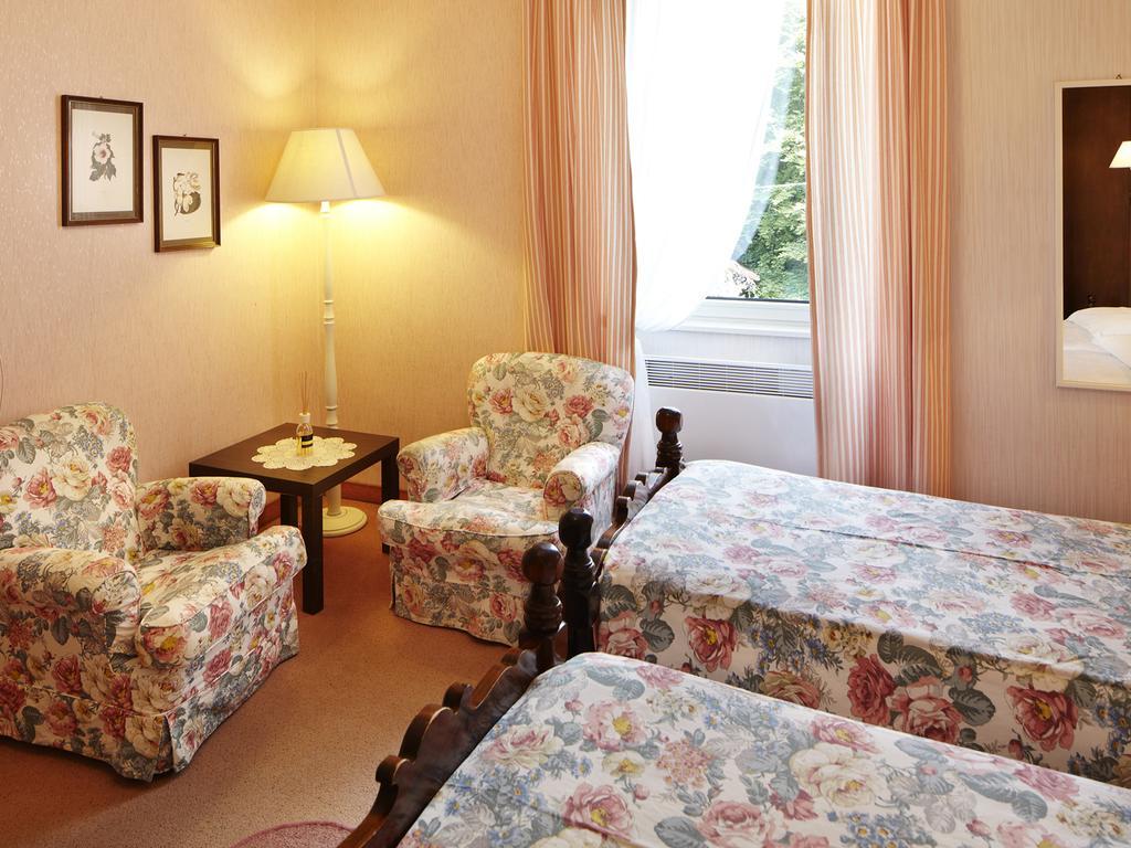 Albergo Milano Snc Lanzo D'intelvi Bilik gambar