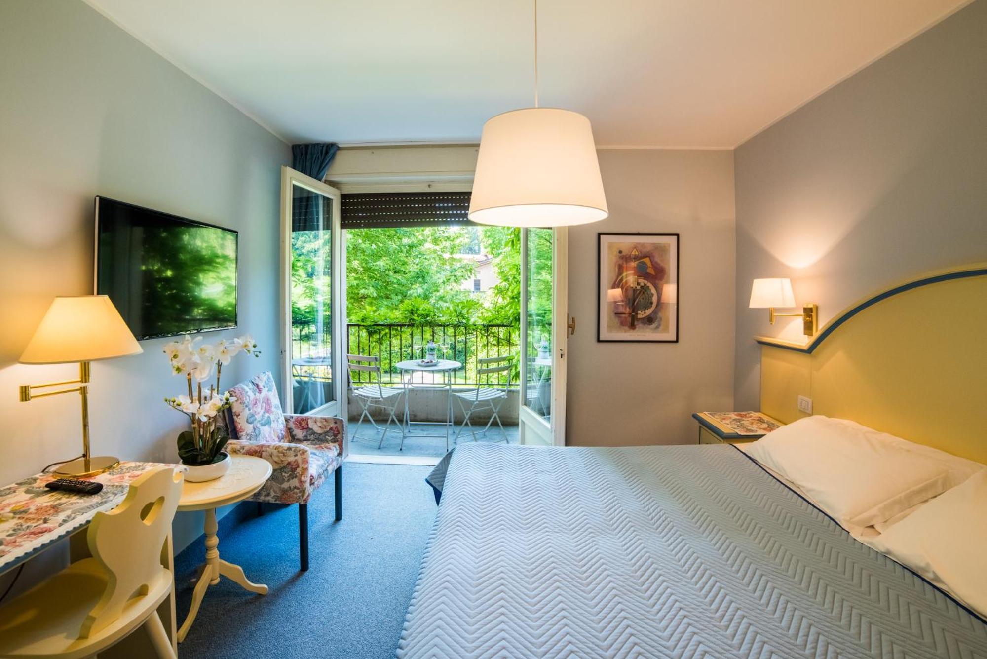 Albergo Milano Snc Lanzo D'intelvi Luaran gambar