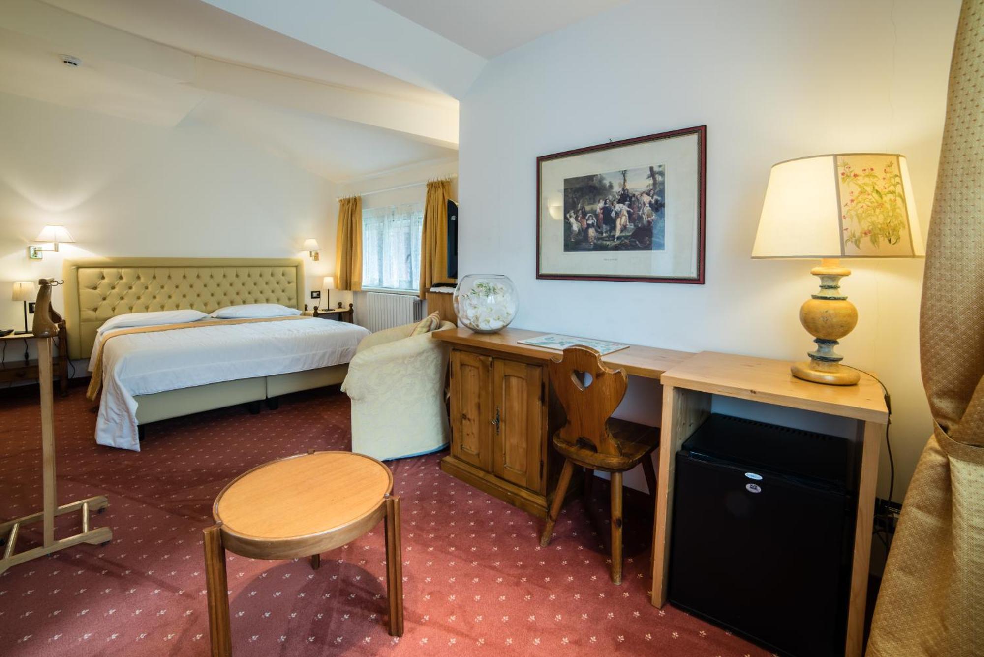 Albergo Milano Snc Lanzo D'intelvi Luaran gambar