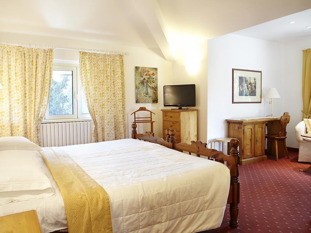 Albergo Milano Snc Lanzo D'intelvi Bilik gambar