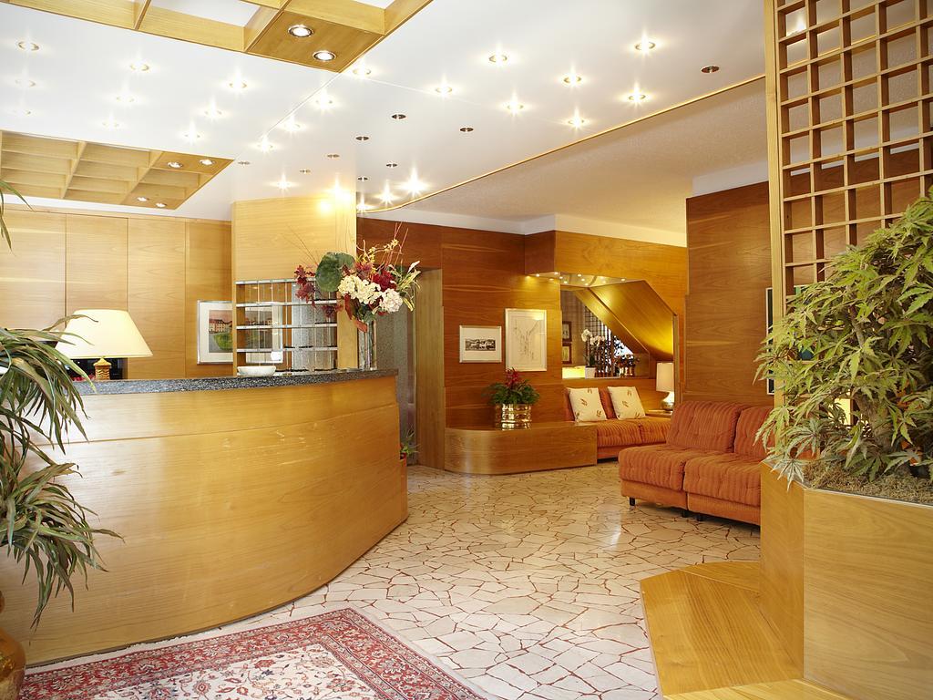 Albergo Milano Snc Lanzo D'intelvi Luaran gambar