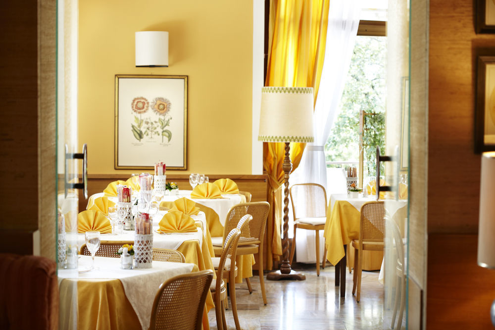 Albergo Milano Snc Lanzo D'intelvi Luaran gambar
